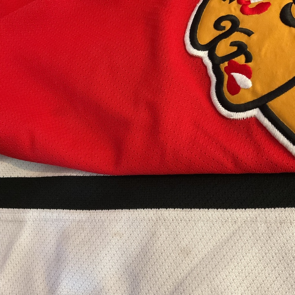 23. Vintage Chicago Blackhawks CCM Maska Jersey Size Red 90s NHL Size XL - Picture 8 of 8